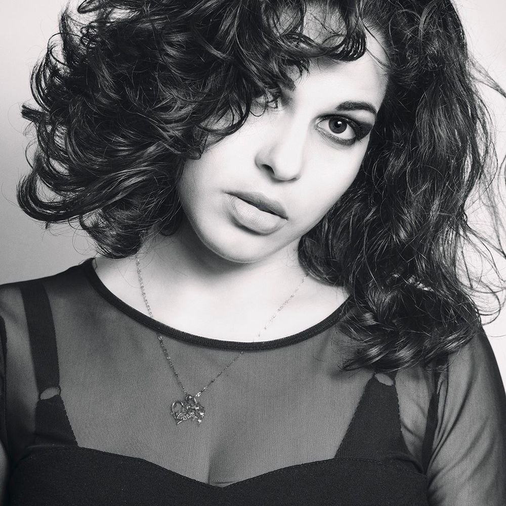 Meet your Posher, Ramona maria